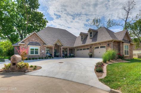 Find <b>houses</b>, townhomes, condos, lots, apartments and more in various price ranges, sizes and locations. . Houses for sale in joplin mo